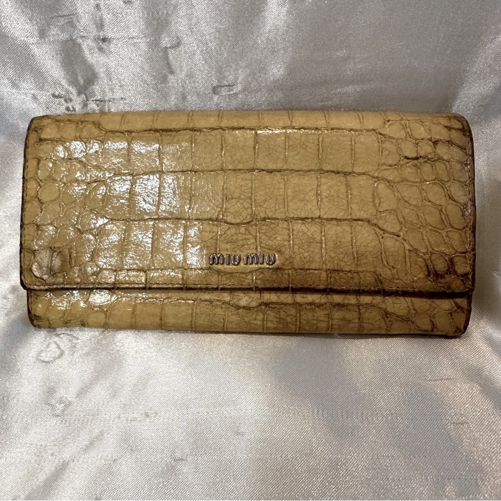 MIU MIU CROC EMBOSSED LEATHER LONG FLAP WALLET *SISTER OF PRADA*
